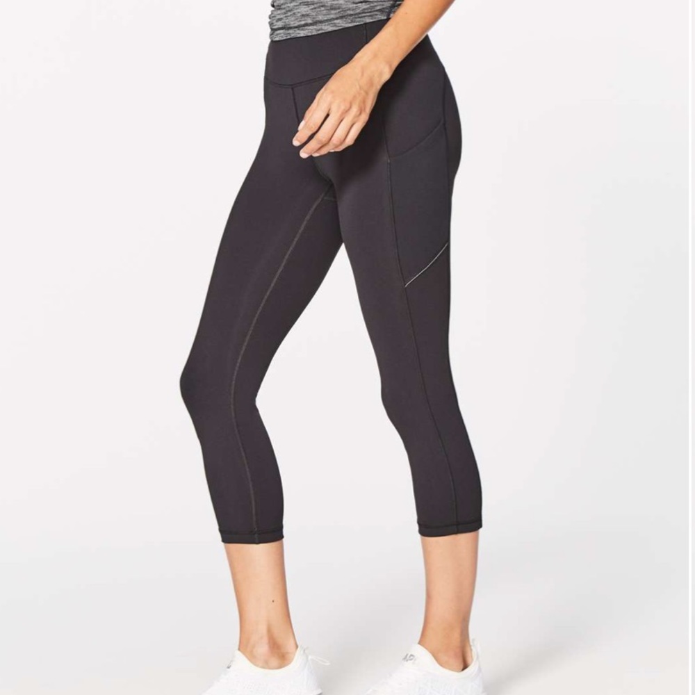 Lululemon Speed Up Tight Cropped (Size 6)